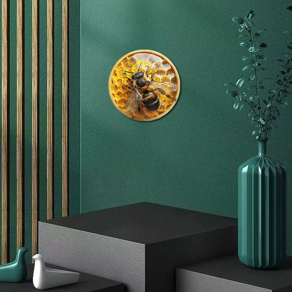 Round Aluminum Metal Wreath Sign, Flat Print, Bee and Honeycomb Themed, Home Decor, Wall Decoration, Holiday Gift, 2D
