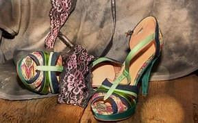 LADIES SHOES
